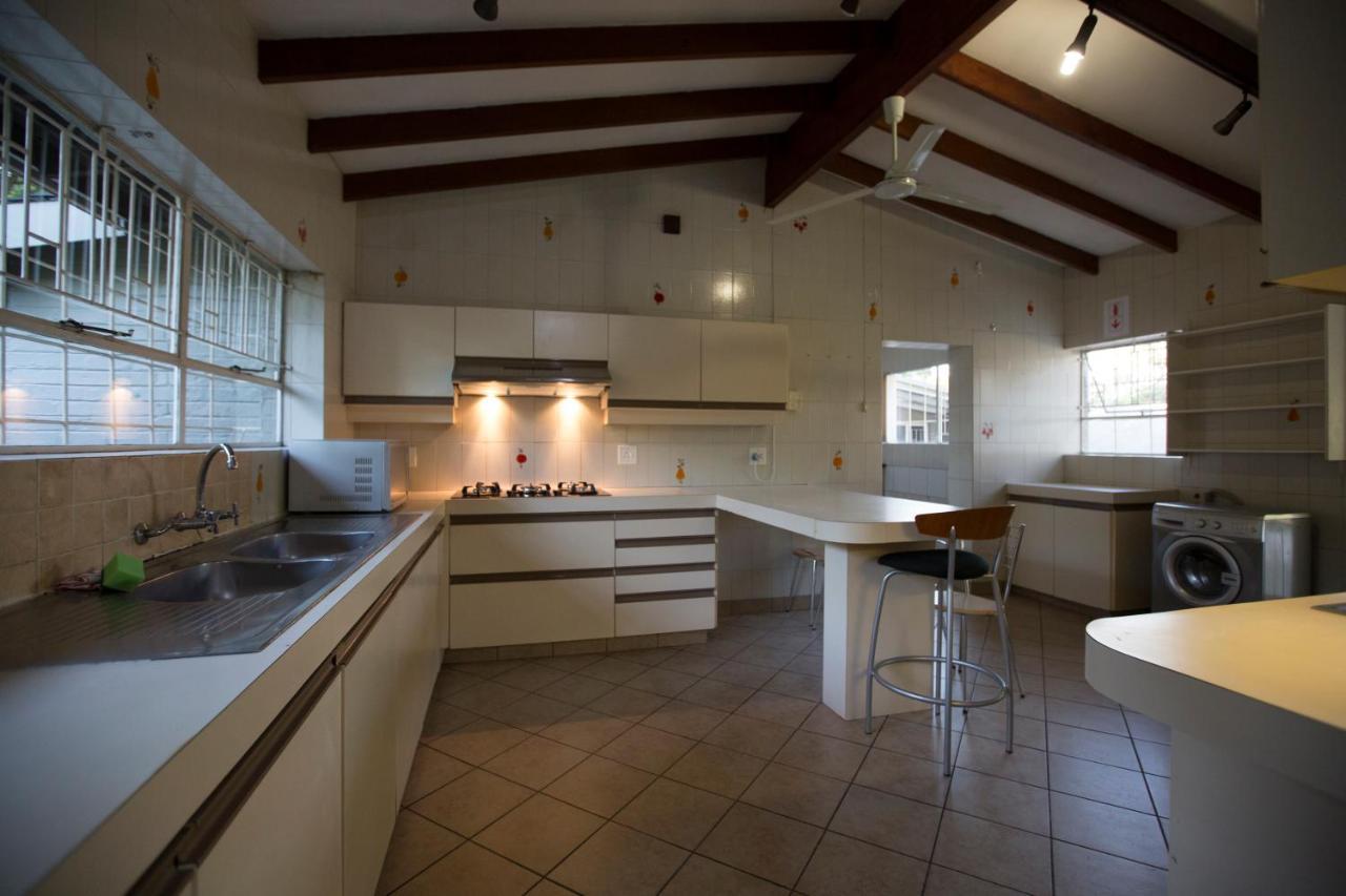 Dynasty Forest Sandown Serviced Apartments & Self Catering Hotel Johannesburg Bagian luar foto
